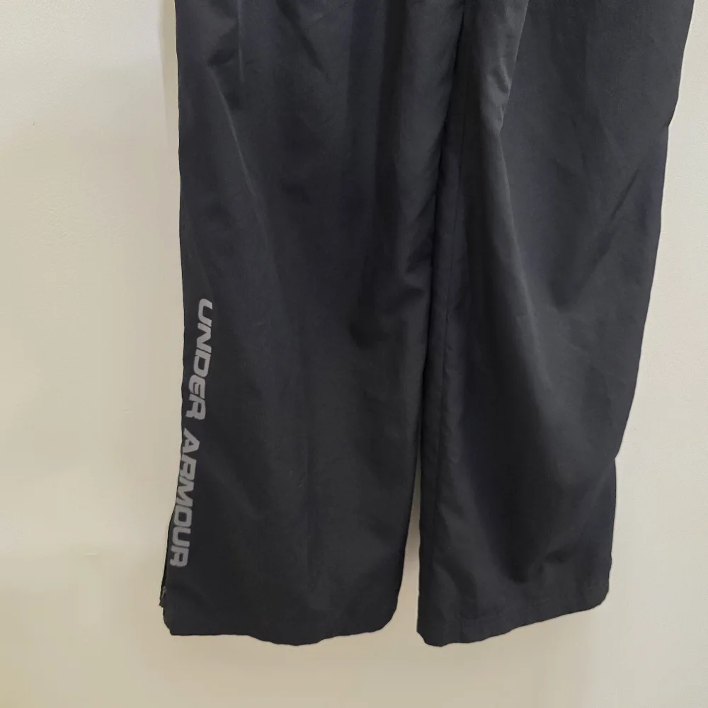 UNDER ARMOUR men size Small  Vital Woven‎ Pants Loose Track Mesh Lined Ankle Zip